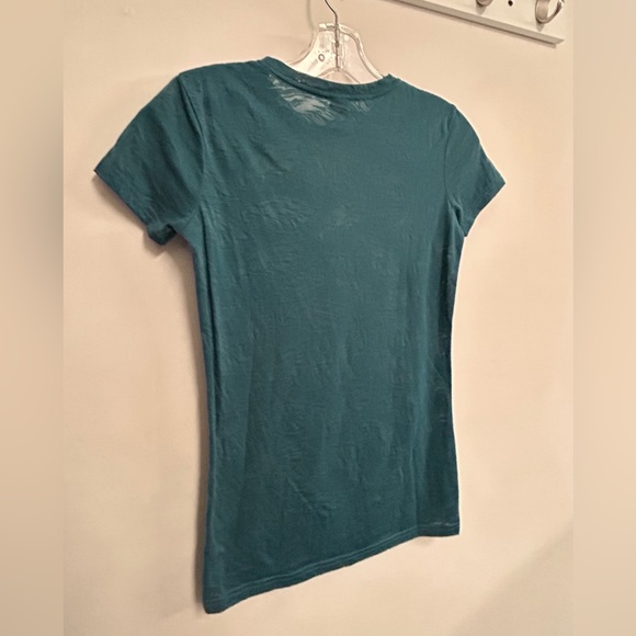 Philadelphia Eagles Official Sheer Embroidered T-shirt - Picture 6 of 8